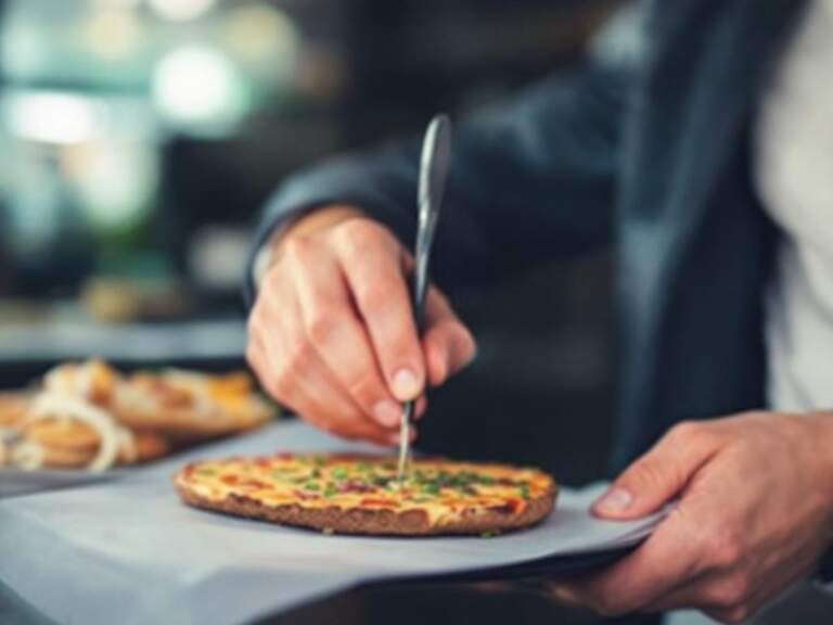 Restaurant Owner Income: Factors That Affect Earnings